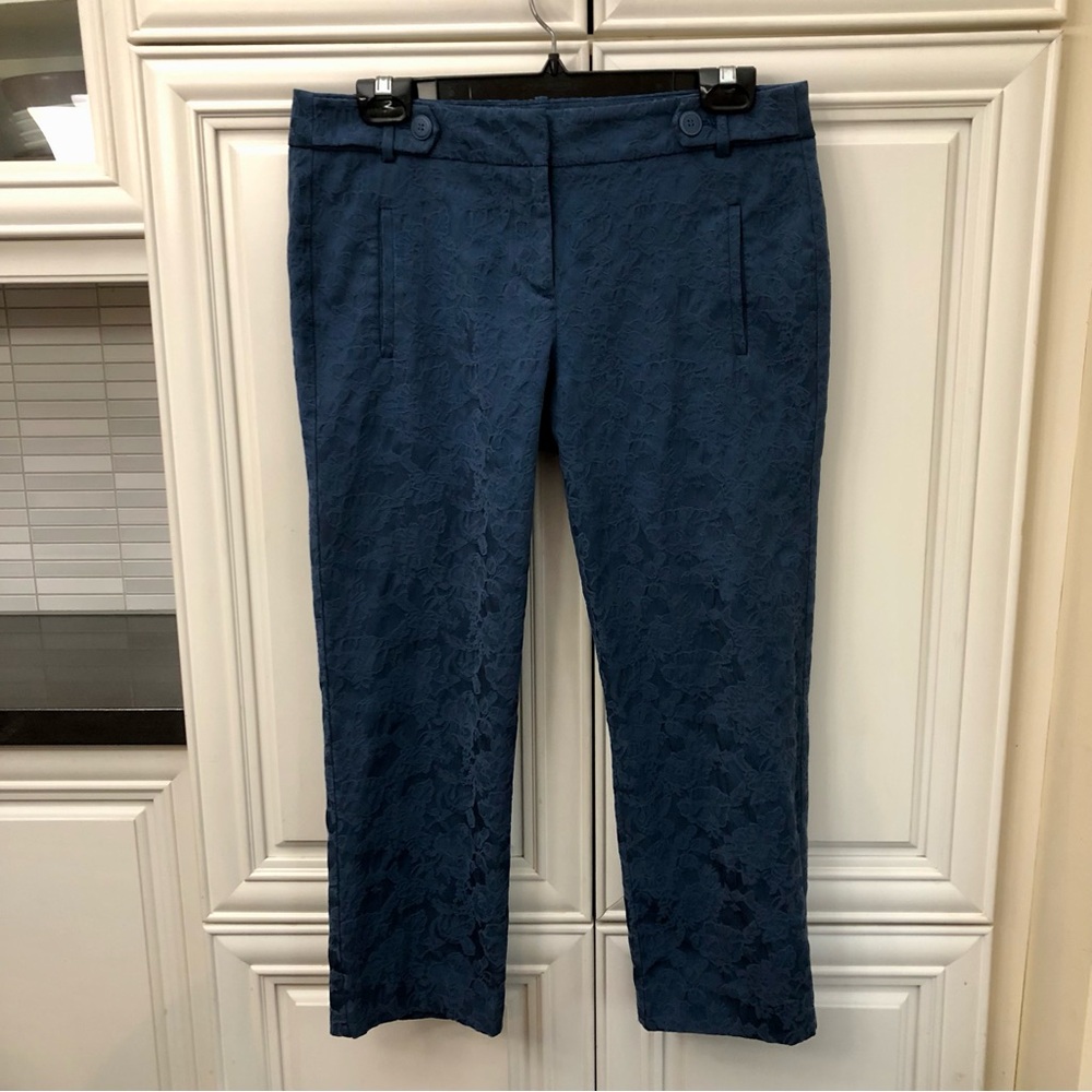 Loft women’s navy print capris